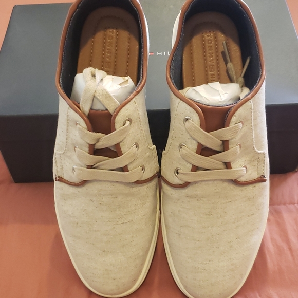 Tommy Hilfiger Mckenzie Chambray Sneaker - Picture 2 of 4